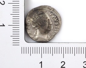 Diva Faustina. Denar nach 141 n. Chr.