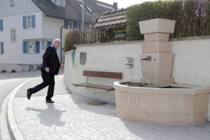 Ruedi Meier erzählt voller Elan vom früheren Bänklitschutten...