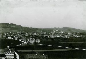 Ansichtskarte mit Blick über den Kirchweg in Wilen (links im Bild) nach Wil.