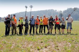 Das Suchteam vom 3. August 2018 mit dem Kantonsarchäologen Hansjörg Brem